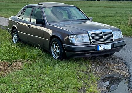 Mercedes-Benz 200 W124 E