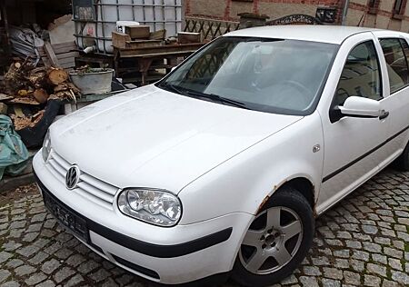 VW Golf Volkswagen 1.6 Comfortline 5-Gang KLIMA AHK 850,-