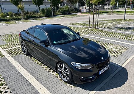 BMW 220i Coupé Sport Line Sport Line Tiefergelegt