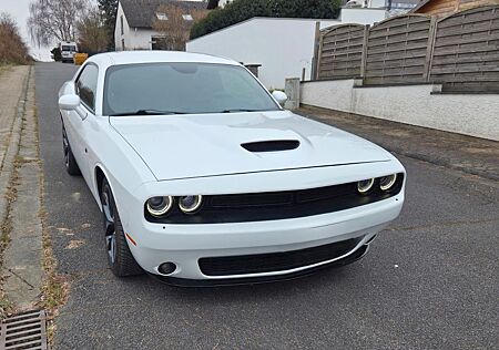 Dodge Challenger 5.7 HEMI Top Zustand BJ. 08.2019