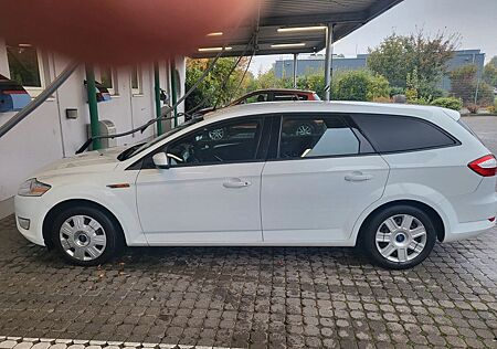 Ford Mondeo 2,0TDCi 120kW Ghia Turnier PowerShift...