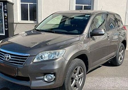 Toyota RAV 4 2,2-l-D-CAT 4x4 Executive Executiveer
