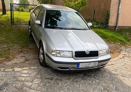 Skoda Octavia 1.6 SR Tüv und Service Neu !!