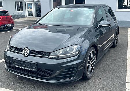 VW Golf Volkswagen VII Lim. GTD*DSG*PANO*XENON*NAVI*EURO6*
