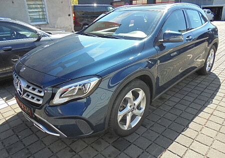 Mercedes-Benz GLA 200 +Pano-Dach