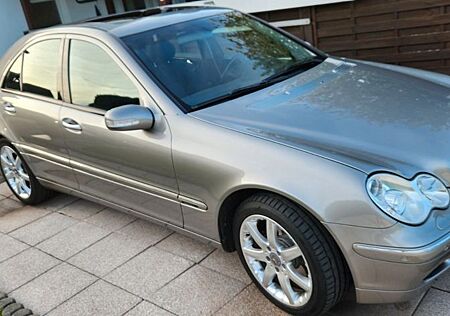 Mercedes-Benz C 200 KOMPRESSOR ELEGANCE Kette und Service Neu!