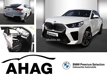 BMW iX2 xDrive30 Head-Up Adaptives Fahrwerk