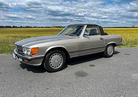 Mercedes-Benz SL 560