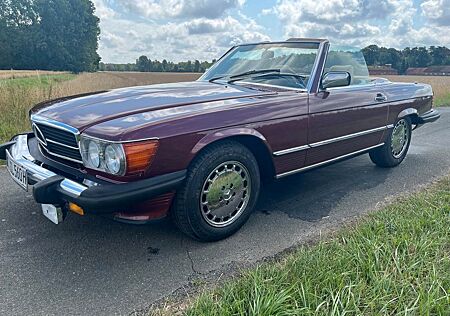 Mercedes-Benz S 560 SL 560 (R107)