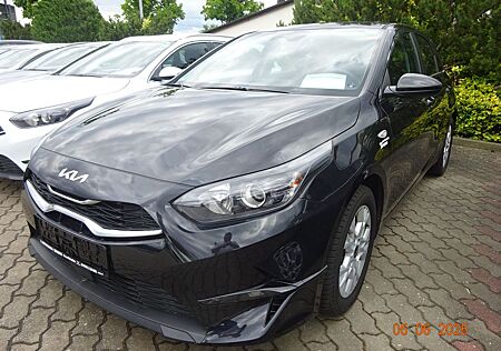 Kia Cee'd Ceed 1.5 T-GDI DCT Vision Komfort+