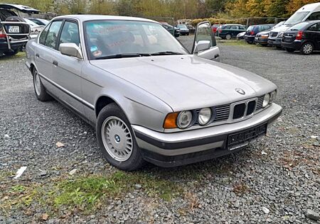 BMW 524