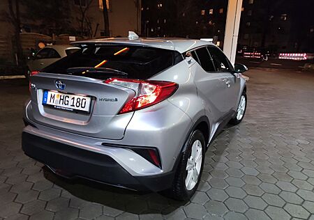 Toyota C-HR 1.2 Hybrid Team D von Privat /Sitzh., Aut.