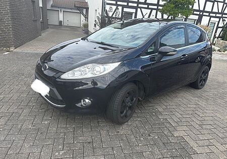 Ford Fiesta 1,25 60kW Titanium * TÜV NEU