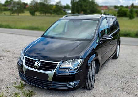 VW Touran Volkswagen 2.0 TDI in Top Zustand.