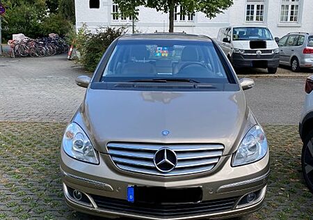 Mercedes-Benz B 200 Turbo - Unfallfrei