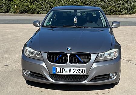 BMW 320i -
