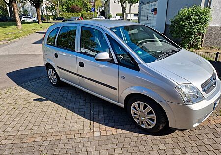 Opel Meriva 1.6 / TÜV 09-2026 / neue Allwetterreifen