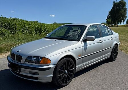 BMW 320i - M-Sport, Klima, Leichtmetallräder