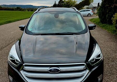 Ford Kuga 1,5 EcoBoost 4x4 134kW Titanium Autom. ...