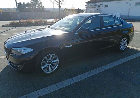 BMW 528i F10 , 6 Zylinder 3.0 L, Schaltgetriebe, AHK,