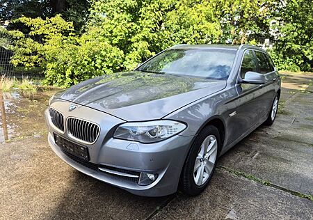 BMW 530d xDrive Touring Xenon Leder Panorama AHK