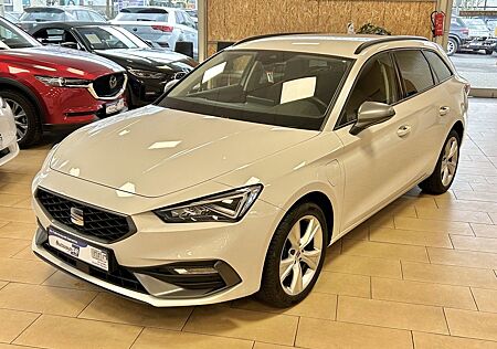 Seat Leon FR e-Hybrid LED AHK Navi R.Cam cockpit DAB