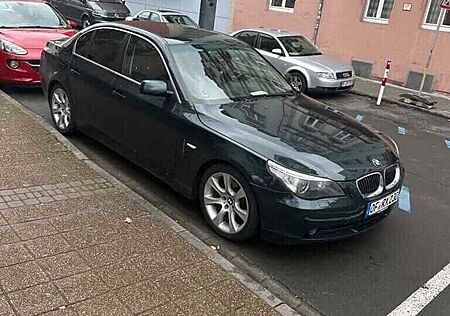 BMW 523