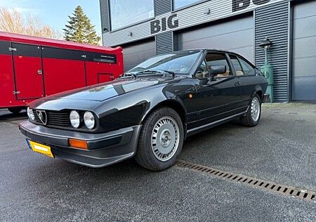 Alfa Romeo GTV 2.0
