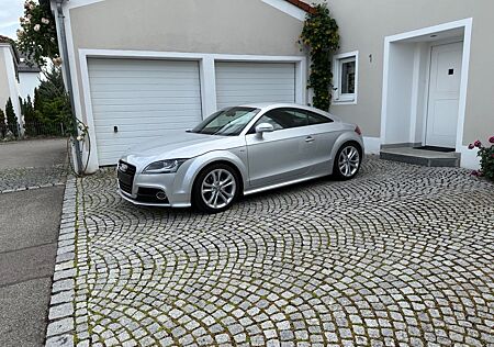 Audi TT Coupe 2.0 TDI quattro