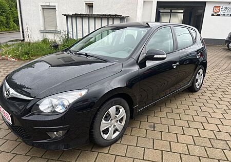 Hyundai i30 FIFA WM EditionSITZHEIZUNG KLIMA TUV 03.2026