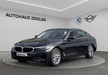 BMW 530e Limousine Head-Up DAB Parkassistent