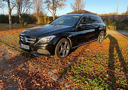 Mercedes-Benz C 220 Autom. AMG Matrix LED AHK TÜV/Service Neu