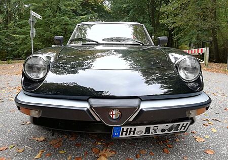 Alfa Romeo Spider 2.0 viele Neuteile