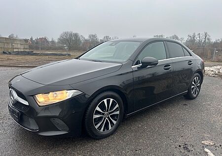 Mercedes-Benz A 180 A 180d Limousine