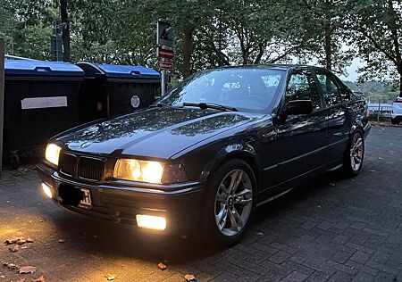 BMW 316i H-Zulassung Schiebedach