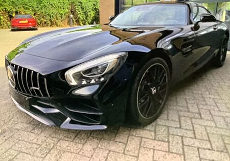 Mercedes-Benz AMG GT 4.0 V8 DCT -
