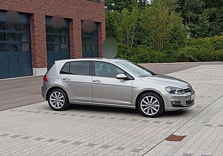VW Golf Volkswagen 7 1.6 TDI BMT CUP, Navi,Sitzheizung,HeadUp
