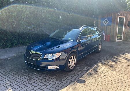 Skoda Superb 2.0 TDI DSG Family Combi Family