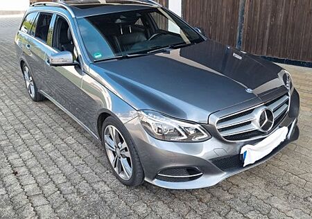 Mercedes-Benz E 250 BlueTEC 4MATIC T AVANTGARDE Autom. AVA...