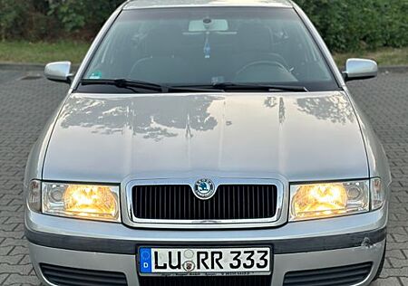 Skoda Octavia Combi 2.0 Ambiente Automatik Ambiente