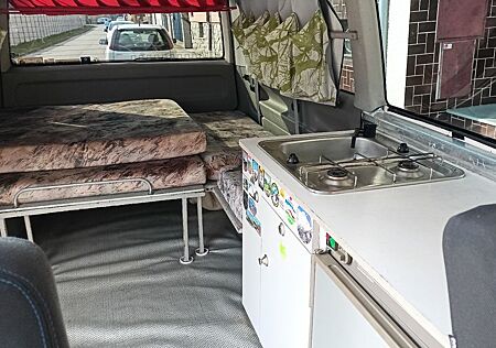 VW T4 Caravelle Volkswagen 2,5-l-Diesel TDI 75kW Automatik...