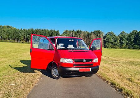 VW T4 Caravelle Volkswagen 2,5l TDI 102PS GEPFLEGT!!!