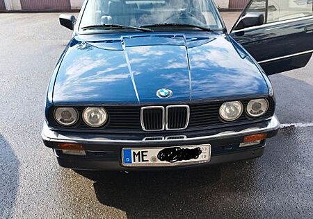 BMW 320i Oldtimer Cabrio