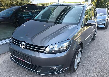 VW Touran Volkswagen Highline X-enon DSG Alcantara Pano Navi