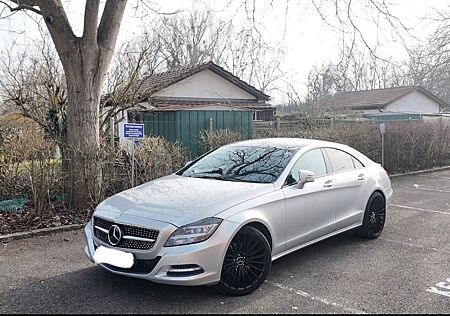 Mercedes-Benz CLS 350 Mercedes CDI AMG Optik/VOLL AUSSTATTUNG