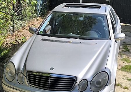 Mercedes-Benz E 200 KOMPRESSOR AVANTGARDE Avantgarde