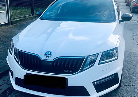 Skoda Octavia 2.0 TDI RS Kombi mit AHK