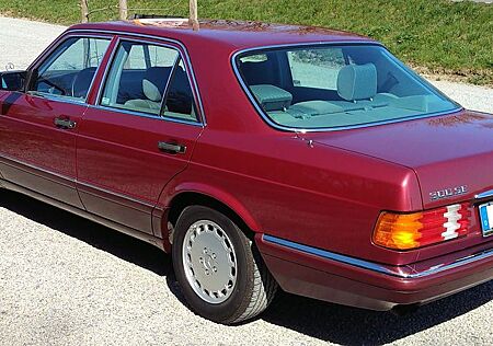 Mercedes-Benz S 300 SE W126