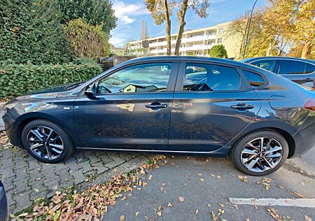 Hyundai i30 1.5 T-GDI Hybrid EDITION 30+ Fastback ED...