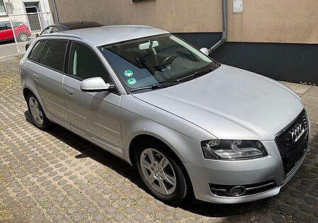 Audi A3 , 1,6 TDI, PDC, AHK, ALU, KLIMAAUT.